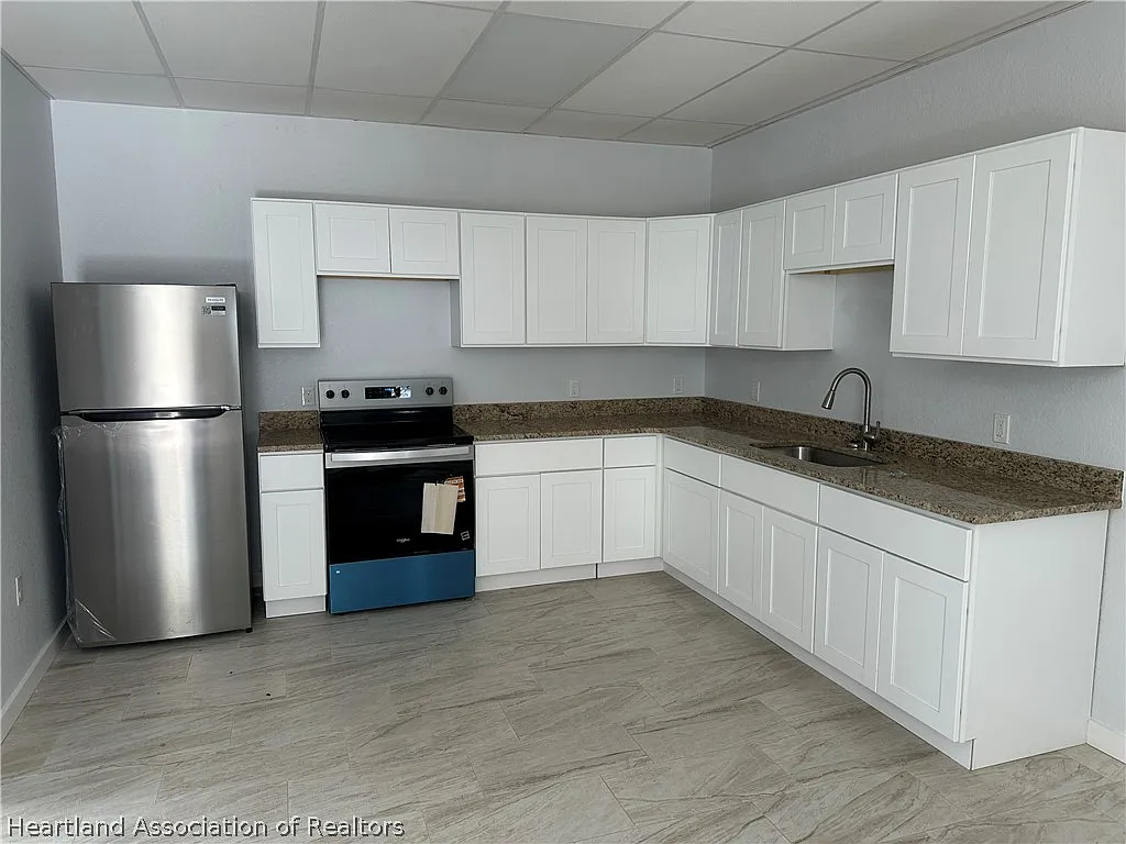 2 bed, 1.0 bath, 850 sqft, $1,250 — Photo 2