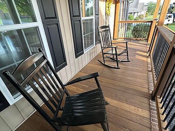 5th image of 204 Meadow Ln