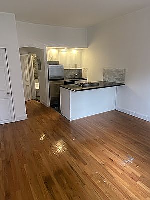2nd image of 1594 3rd Ave APT 5B