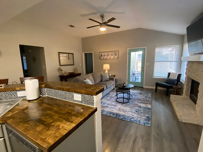 2022 Balsam Way — Photo 2