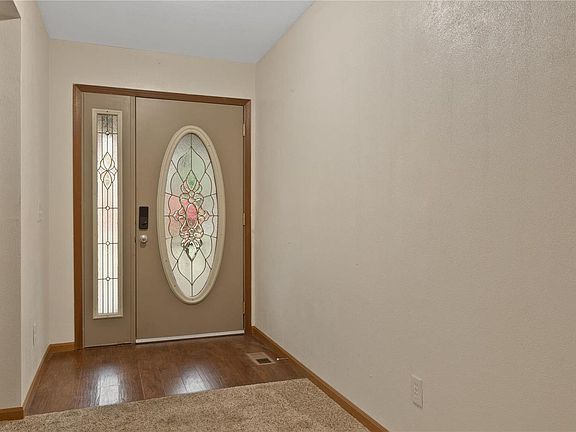 2nd image of 27 Rickhaven Dr
