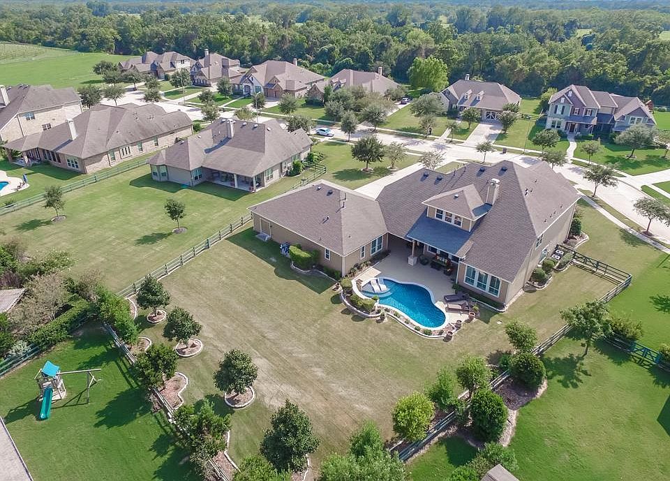 1st image of 5118 Water Oak Cres