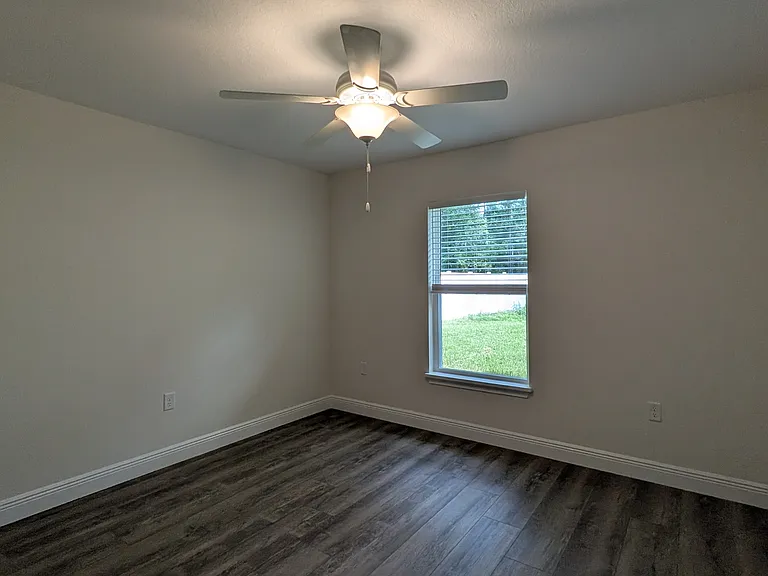387 E Caldwell Dr — Photo 13