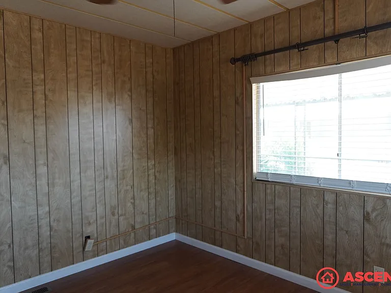 3605 Biltmore Ln — Photo 2