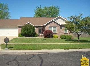 3224 Cunningham Dr, Sedalia, MO 65301