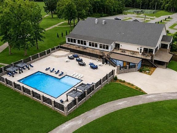 4th image of 20 Brook Hollow Pl
