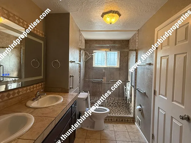 2108 Muriel St NE — Photo 15