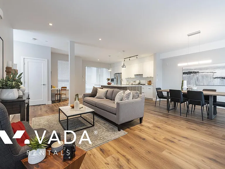 4771 54a St #10 — Photo 3