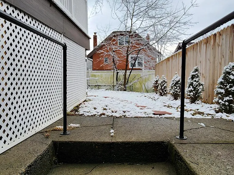 6340 Crombie St — Photo 29
