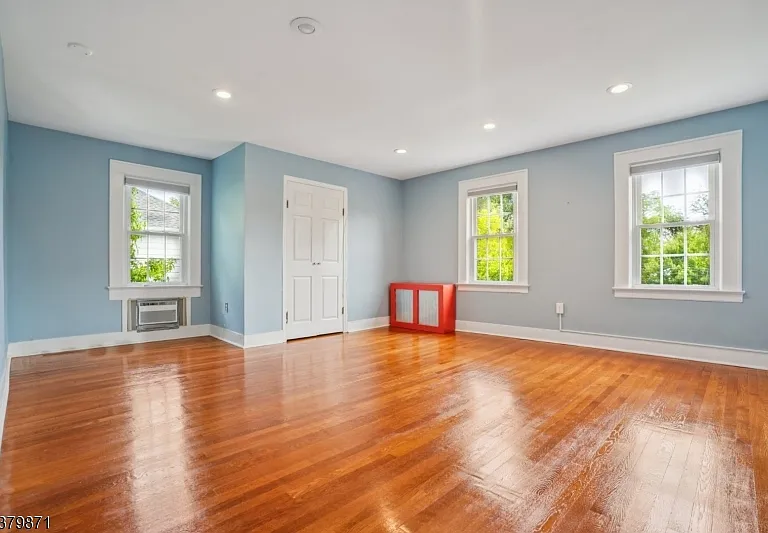 163 Myrtle Ave — Photo 17