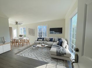 547 Rollins Rd, Burlingame, CA 94010