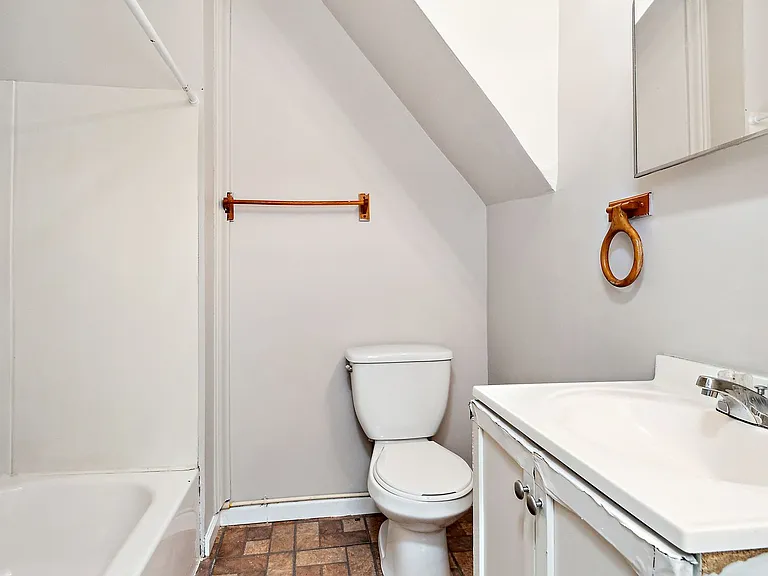 1418 N Eden St — Photo 18