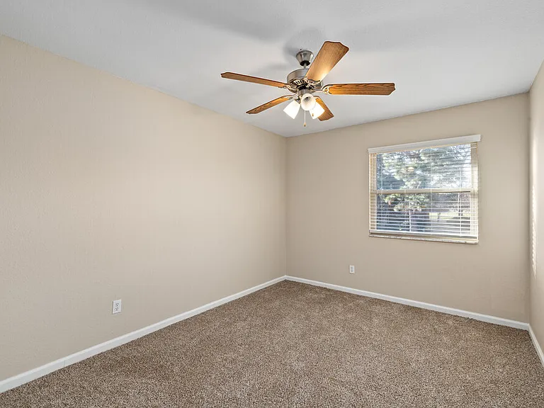 Carriage Hills Apartments — Photo 35