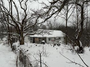 107 Astoria Dr, Crab Orchard, WV 25827