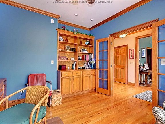 4th image of 208 Southern Woods Dr