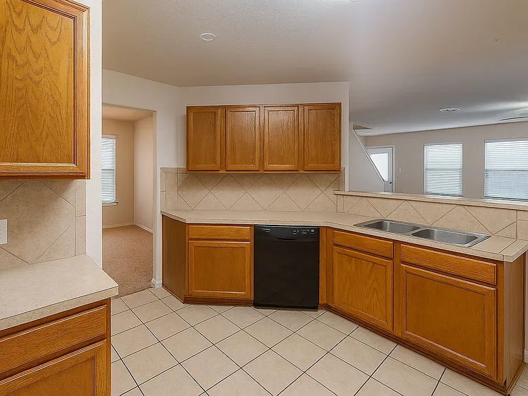 16841 Greenhouse St #16840 — Photo 4