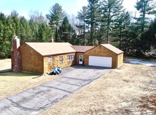 1086 Neipsic Rd, Glastonbury, CT 06033