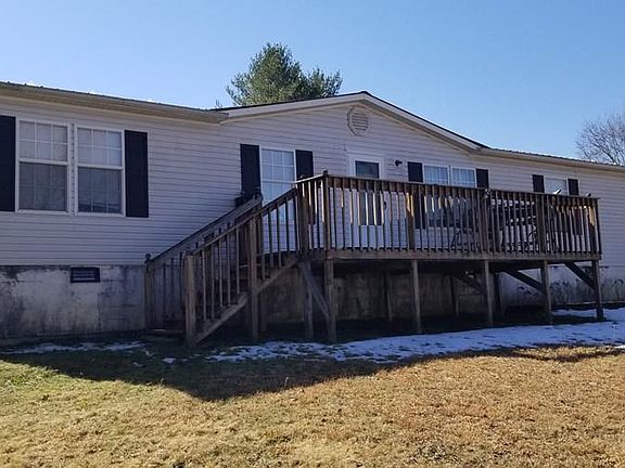 3rd image of 33 Shady Acres Dr