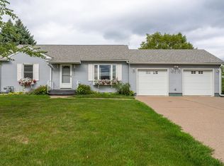 2833 Brunskill Rd, Dubuque, IA 52003