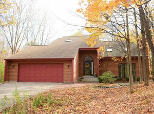 W236S7610 High Point Ct, Big Bend, WI 53103