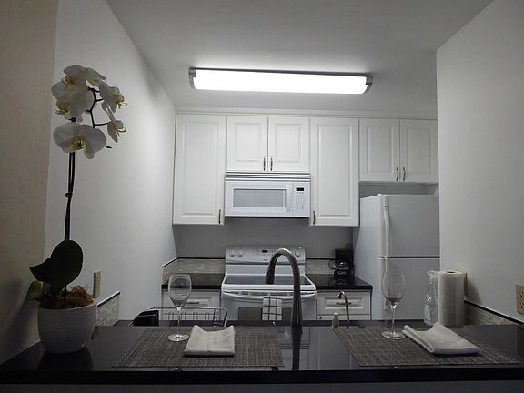 5th image of 980 Kiely Blvd Unit 128