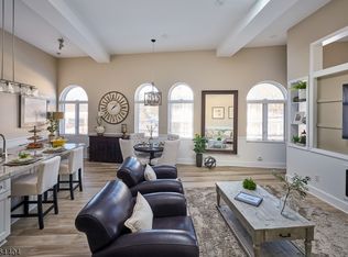 211 Main St #14, Gladstone, NJ 07934