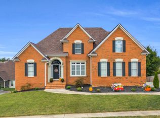 9630 Wiltshire Dr, Ooltewah, TN 37363