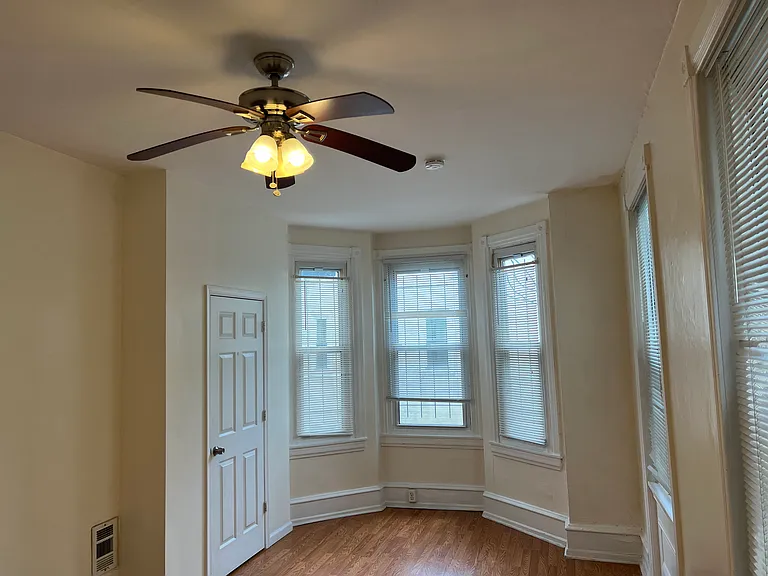 4126 Chester Ave #2F — Photo 4