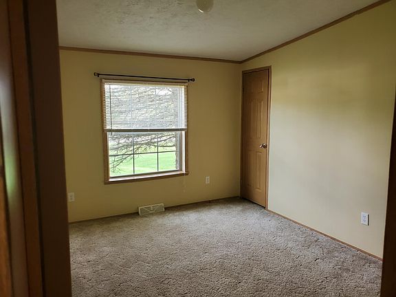 3rd image of 108 Janice Ln