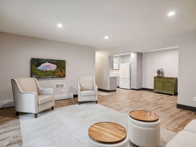4380 Brookside Ct APT 101, Edina, MN, 55436