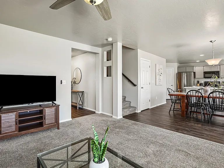 17589 Mountain Springs Ave — Photo 9
