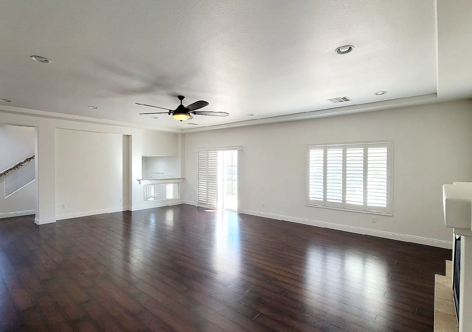 6452 Jade Mountain - 5 bedrooms , 3.5 bathrooms, 4148 SQFT — Photo 1