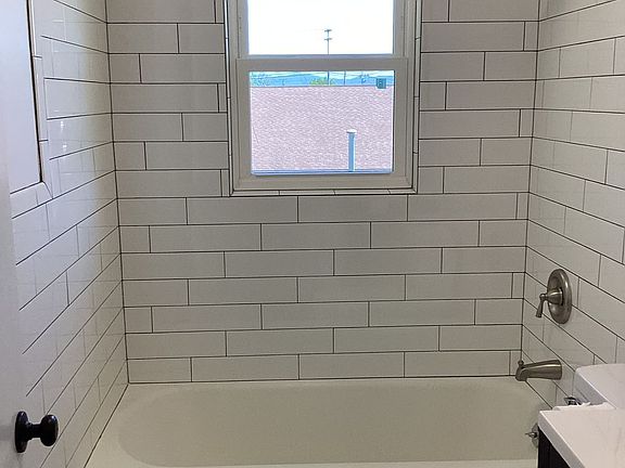 5th image of 104 West Dr