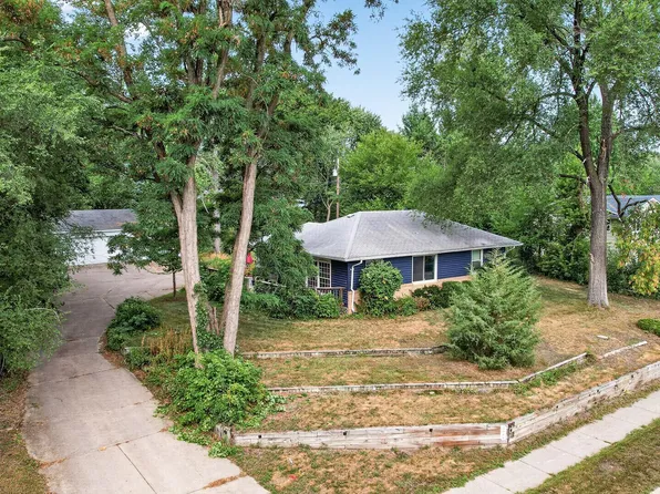 1684 Long Lake Rd, New Brighton, MN 55112