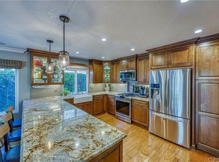 27661 Saffron Ln, Saugus, CA 91350