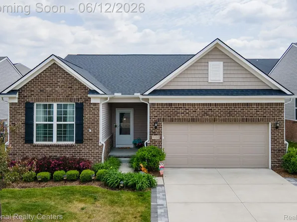 1233 Lark St, Lake Orion, MI 48360
