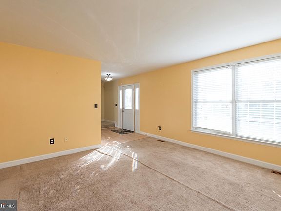 3rd image of 7920 Evesboro Dr