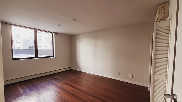 Rented by R New York | media 17