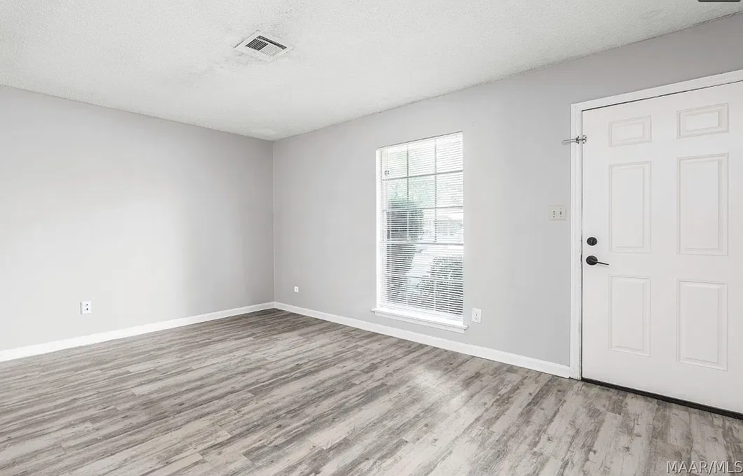 3 bed, 2.0 bath, 1144 sqft, $1,500 — Photo 4