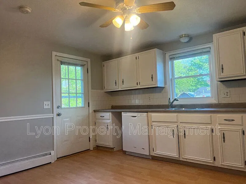 2 bed, 1.0 bath, 792 sqft, $1,750 — Photo 4