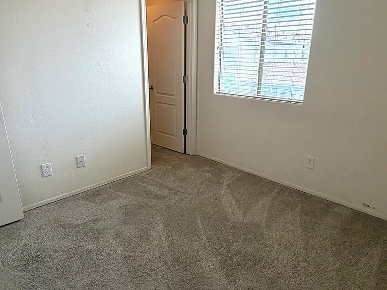 2132 S Martingale Rd — Photo 21