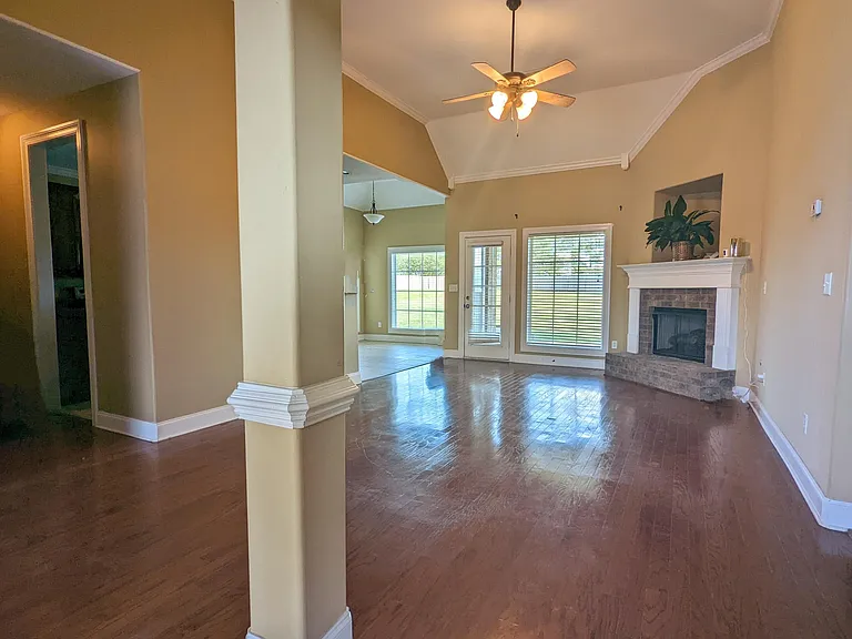 2947 Malabar Pl — Photo 3