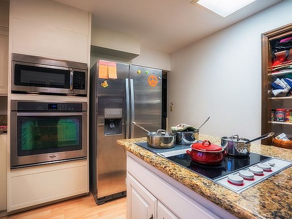 5th image of 519 NE 20th Pl