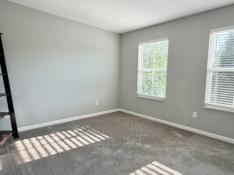 15660 Monson Dr — Photo 34