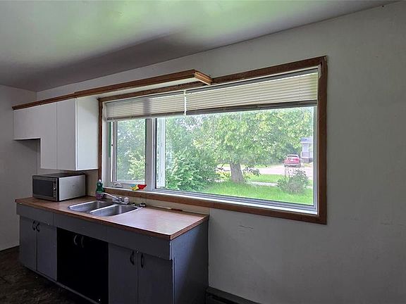 5th image of 364 Ardal St