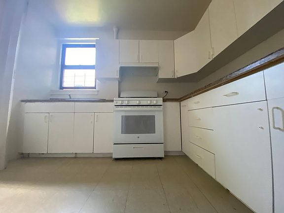 4th image of 626 Gramatan Ave