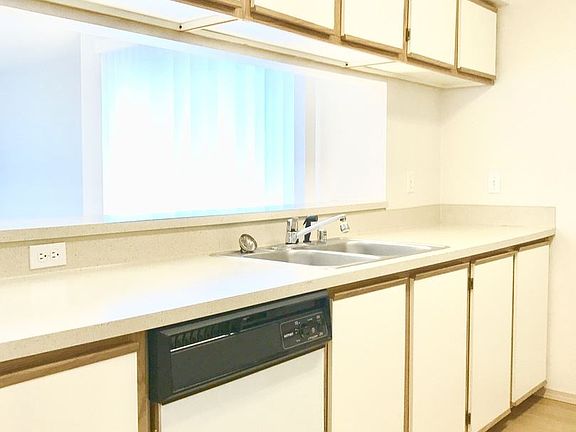 4th image of 2021 NE 90th St #5673592