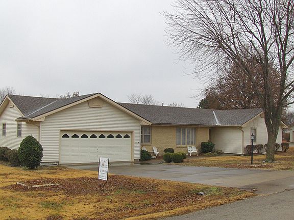 2nd image of 2812 Fairway Dr