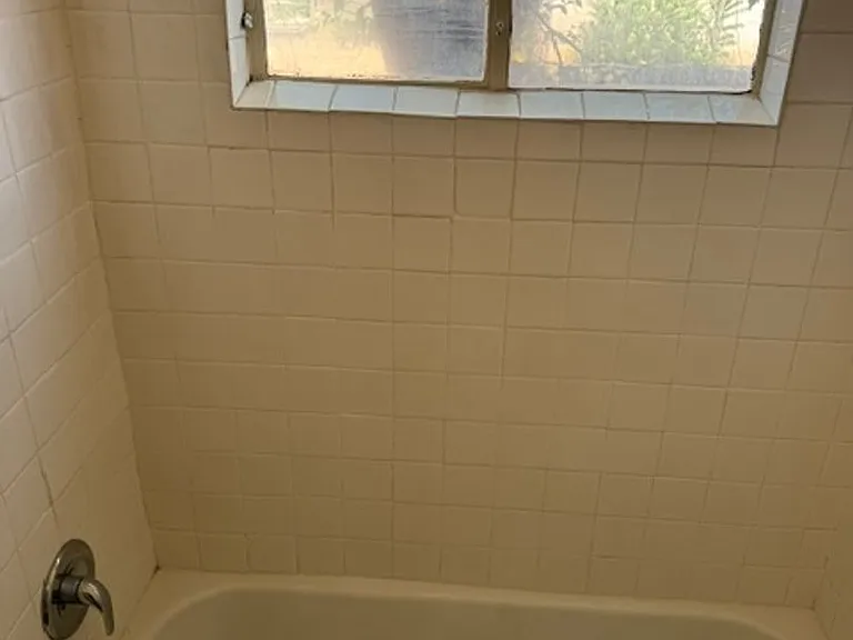 413 & 518 Vassar Dr SE — Photo 5