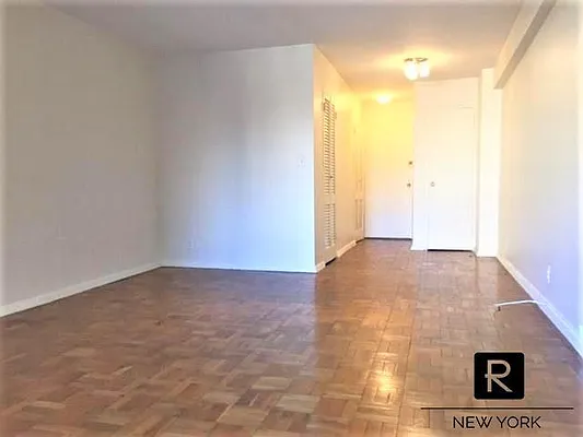 Rented by R New York | media 16